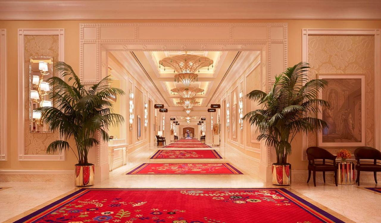 Encore Boston Harbor Everett Exterior foto The interior of the hotel