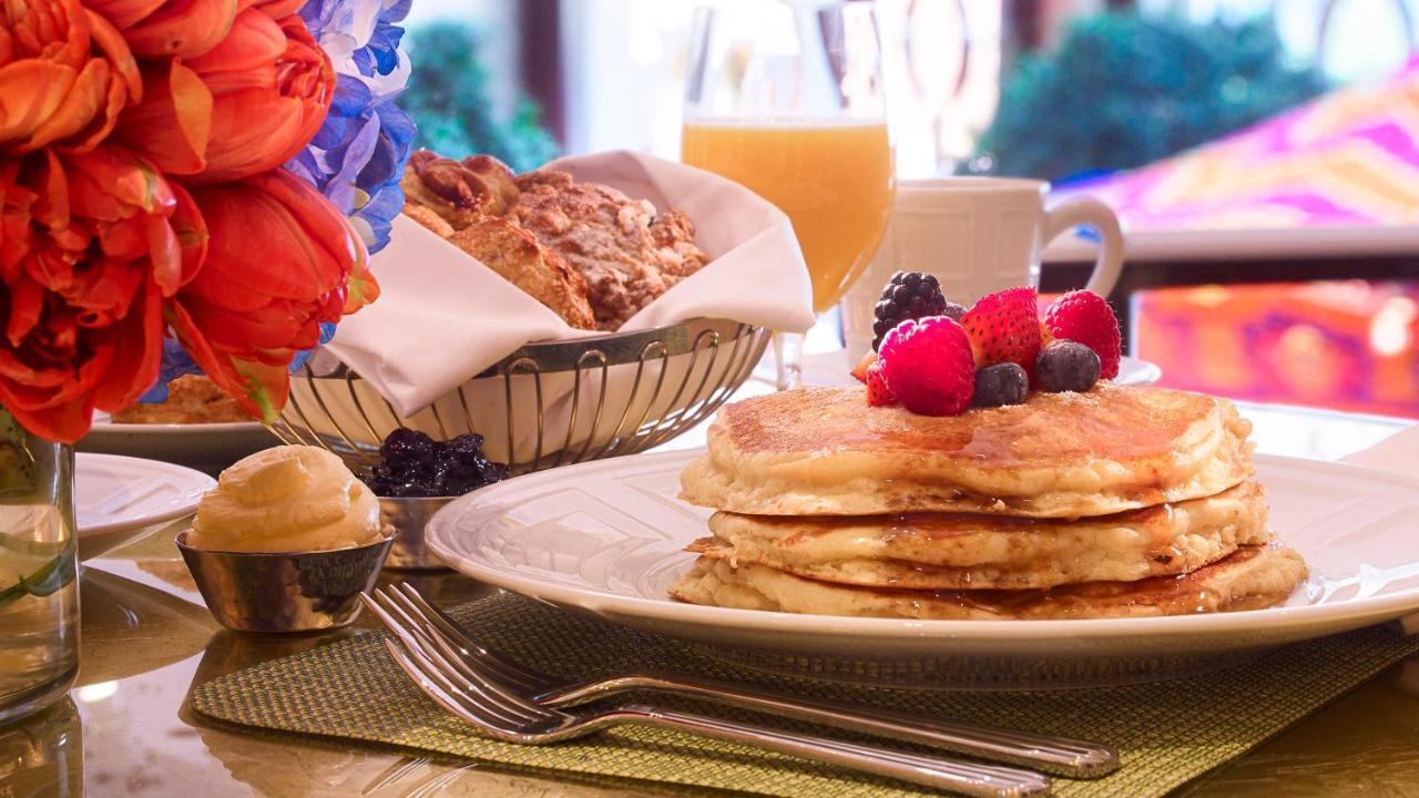 Encore Boston Harbor Everett Exterior foto A stack of pancakes